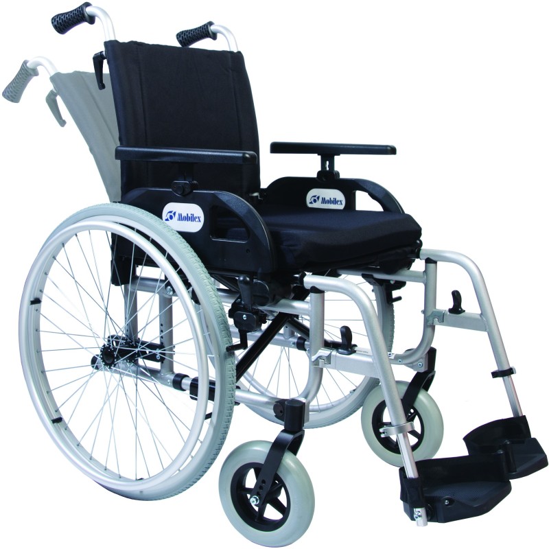 Lättvikts rullstol med vinklet ryggstött, model Barracuda